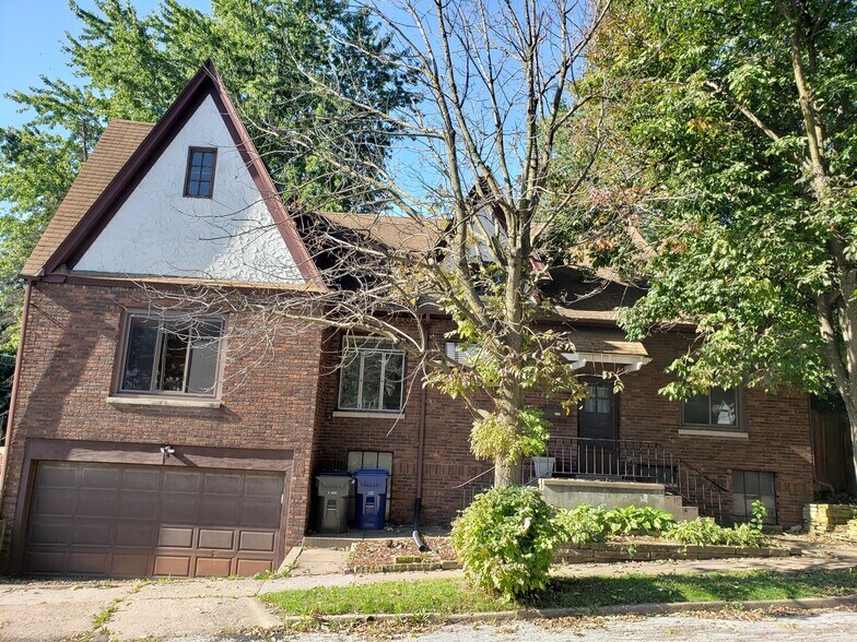 Building Photo - 2306 Newberry St
