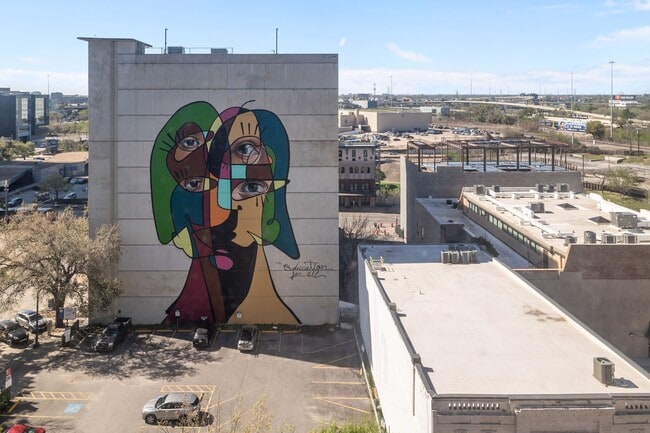 Building Photo - 915 Franklin St