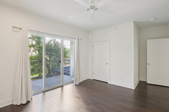 Building Photo - 908 Nueces St