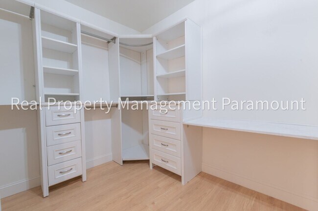 Building Photo - Beautiful Newly Renovated 3-Bedroom Home in a Prime Location