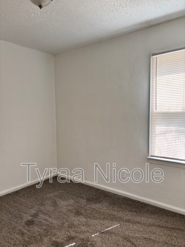 Building Photo - 22241 Lyndon St