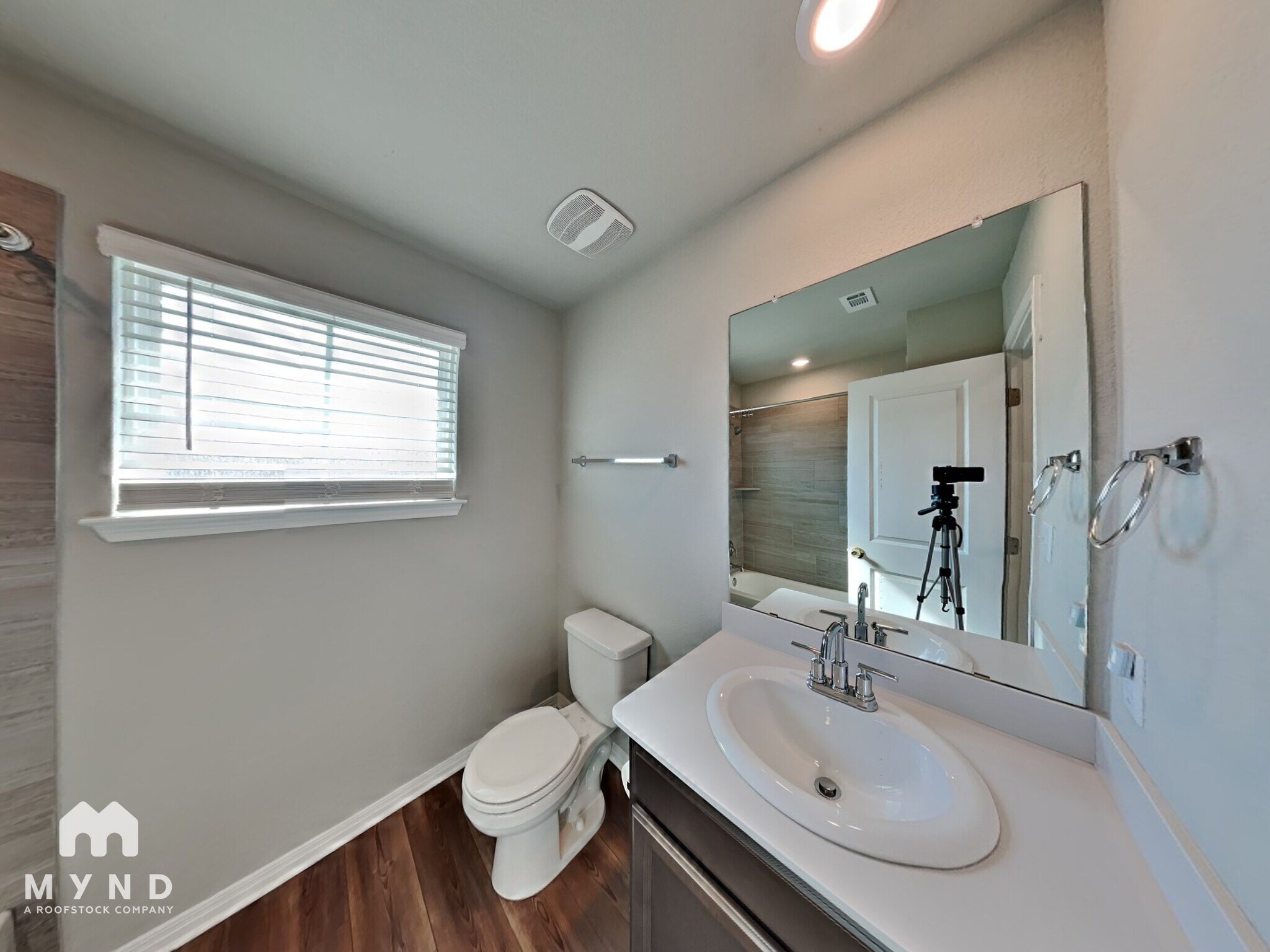 Building Photo - 906 Limestone Shls Rd