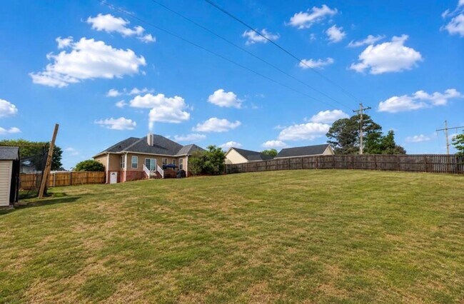 Building Photo - 4004 Grey Oak Dr
