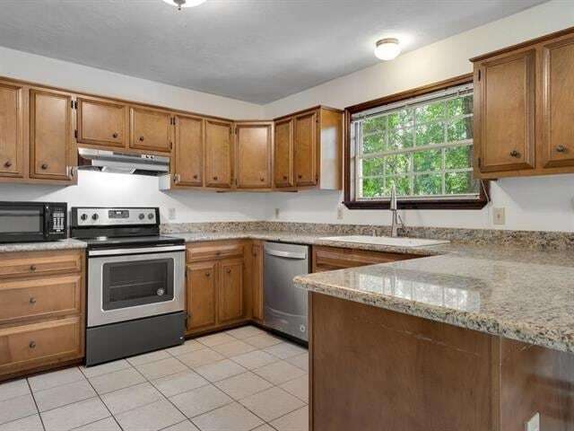 Building Photo - 2216 Tuscavilla Rd