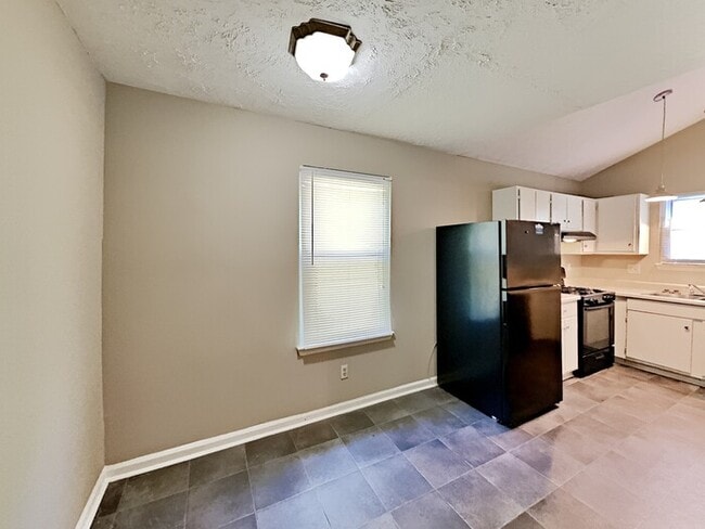 Building Photo - 6305 Beaver Creek Trail