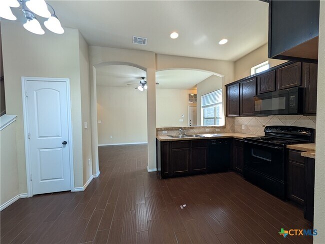Building Photo - 957 Brown Rock Dr