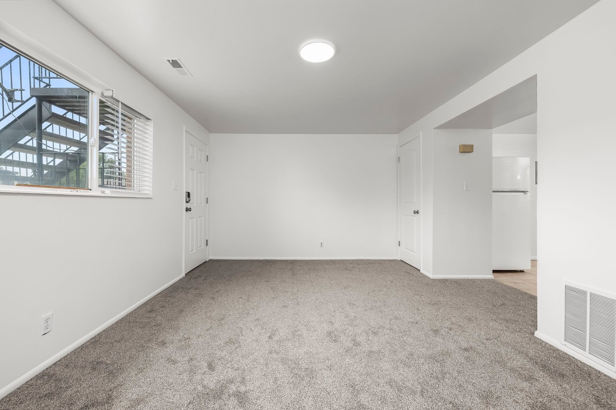 Building Photo - 1069 S 80 E