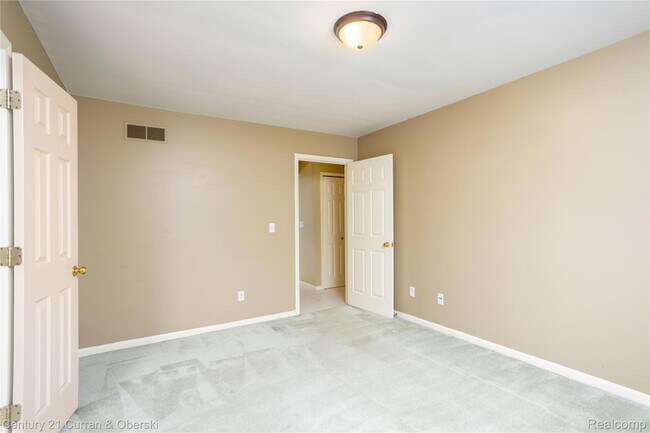 Building Photo - 42104 Echo Forest Dr