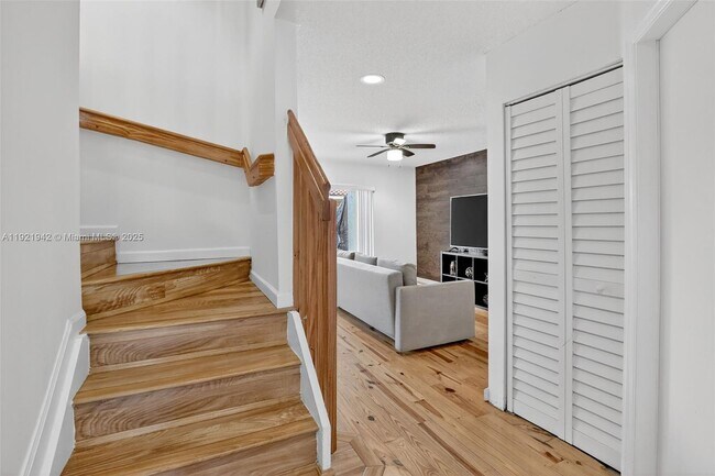 Building Photo - 14076 S Forest Oak Cir