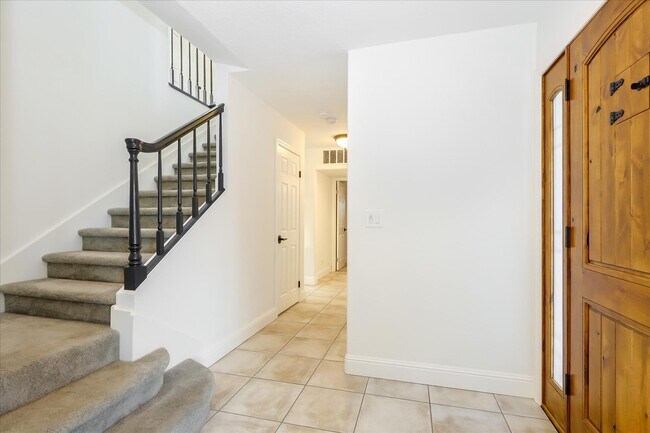 Building Photo - 249 Purple Glen Dr