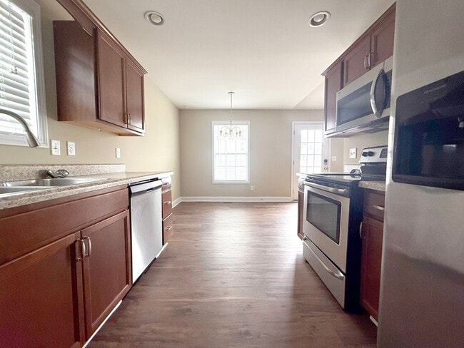 Building Photo - 3-Bedroom Home with Garage in The Reserve