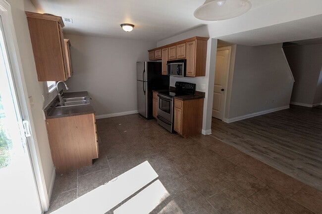 Building Photo - 4700 Dehaven Dr