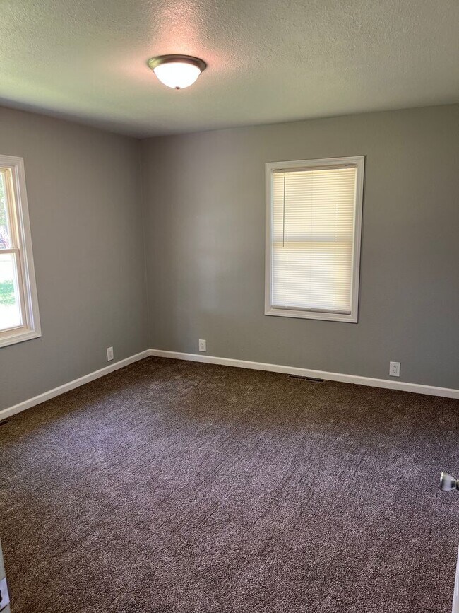 Building Photo - Very Nice 3 Bedroom home in great location!