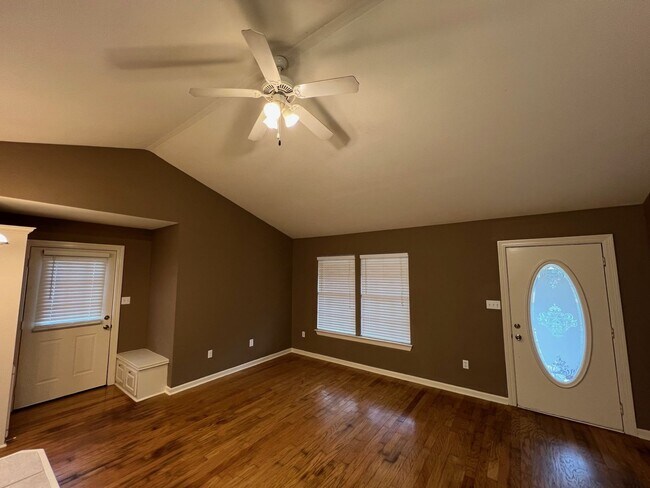 Building Photo - 9240-9250 Lockhart Rd