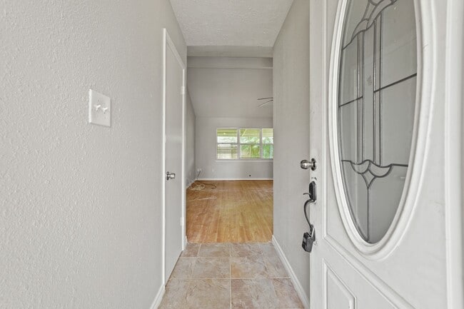 Building Photo - 5834 Fallengate Dr