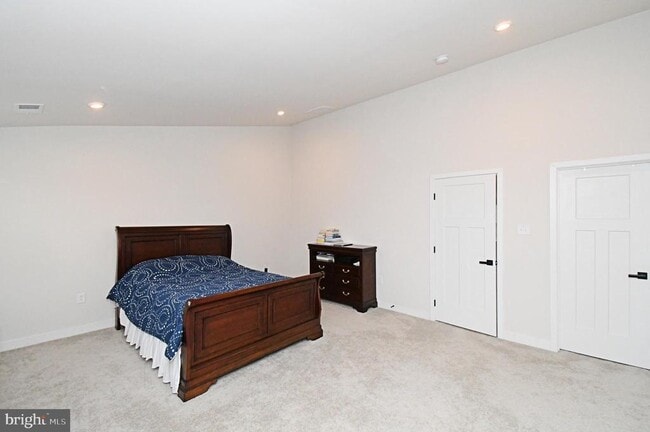 Building Photo - 500 Sterling Dr