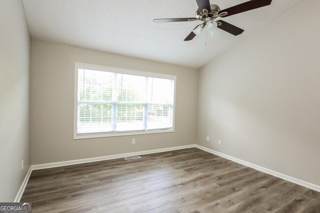 Building Photo - 139 Legacy Dr