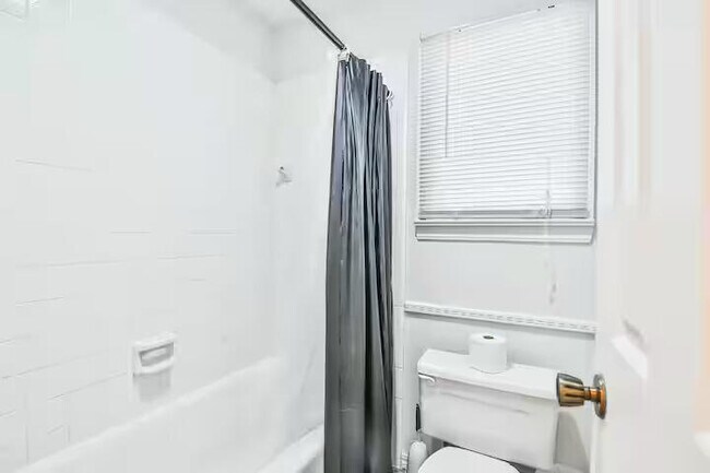 Building Photo - 5708 77th St
