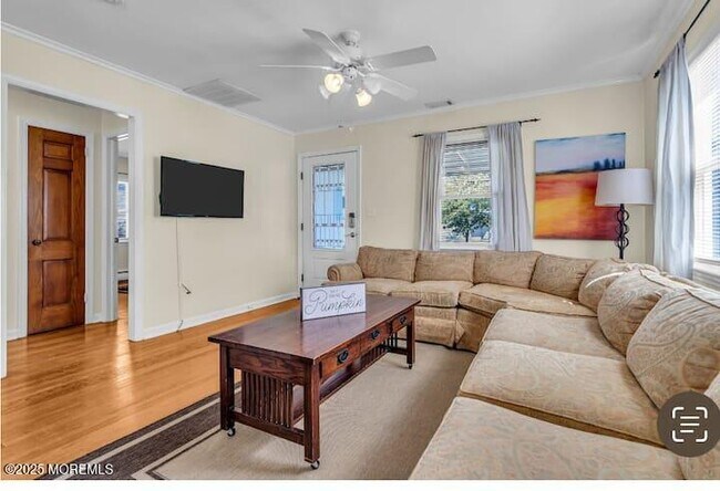 Building Photo - 321 16th Ave