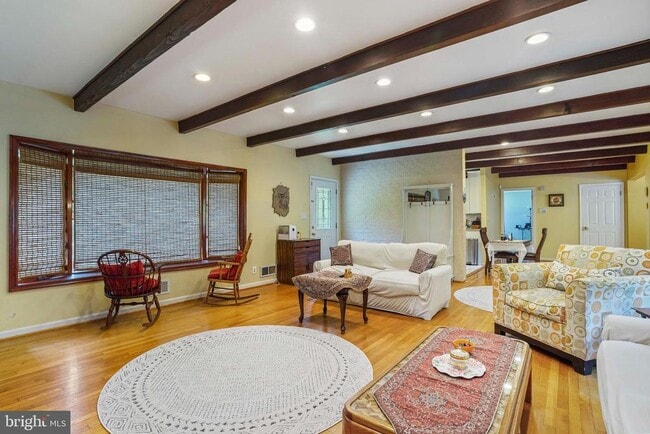 Building Photo - 5135 Summit Dr