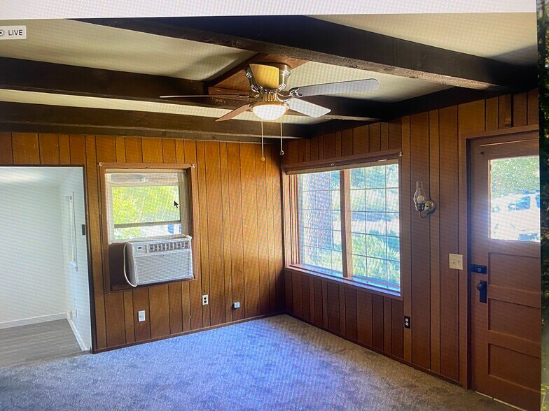 living room - 10445 Tanglewood Ln