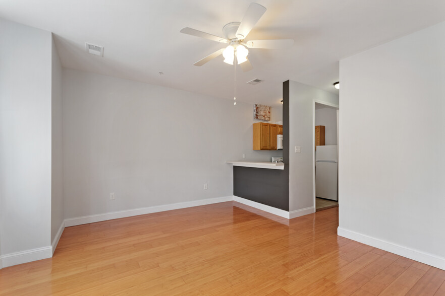 Building Photo - 1722 Marlton Ave
