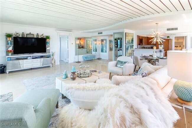 Building Photo - 9051 Gulf Shore Dr