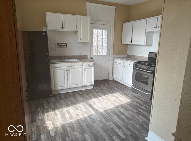 Building Photo - 1325 Jefferson Ave