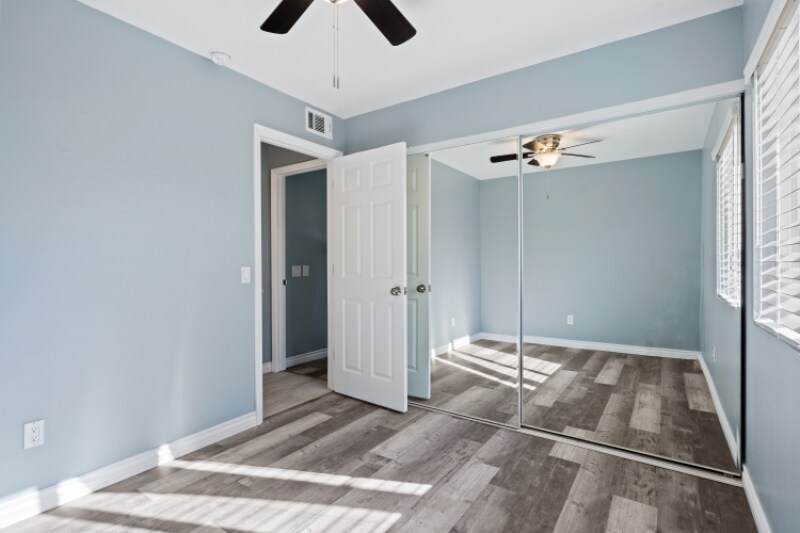 Building Photo - 8724 Summercrest Ln