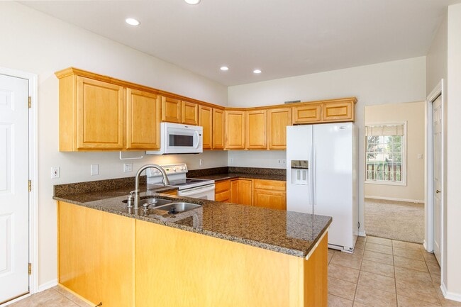 Building Photo - 2620 Camden Dr