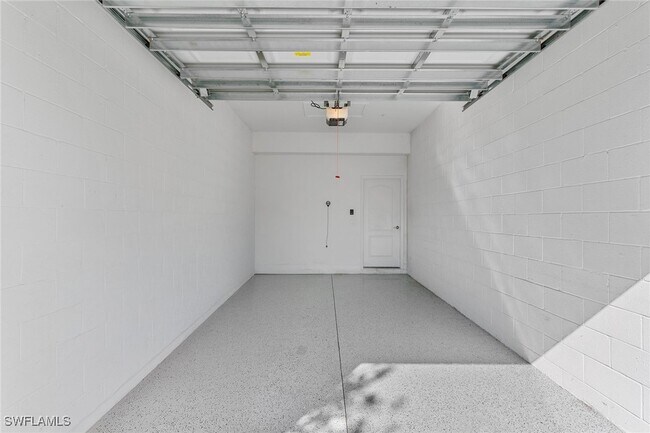 Building Photo - 2343 Sheen Ln