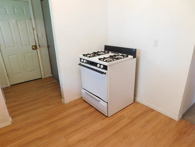 Building Photo - 1411 S Buchanan St