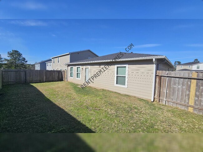 Building Photo - 15524 Briar Forest Dr