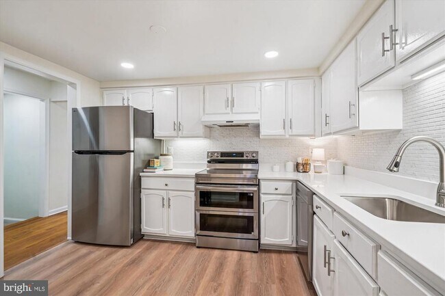 Building Photo - 1605 Dunterry Pl