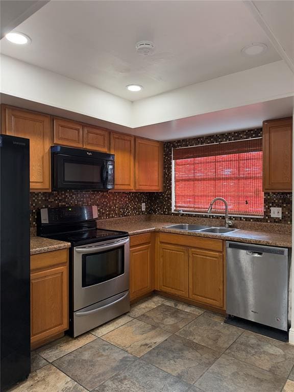 Building Photo - 7091 Balboa Dr