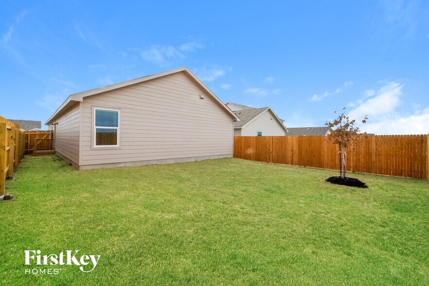 Building Photo - 10767 Prusiner Dr