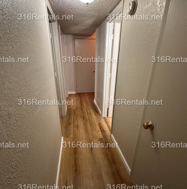 Building Photo - $725 - SECTION 8/ Housing Voucher approved 3 bedroom / 1 bathroom - Newly remodeled Apartment