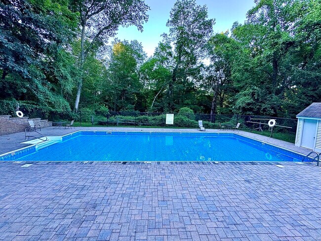 Building Photo - 175 Mill Pond Rd