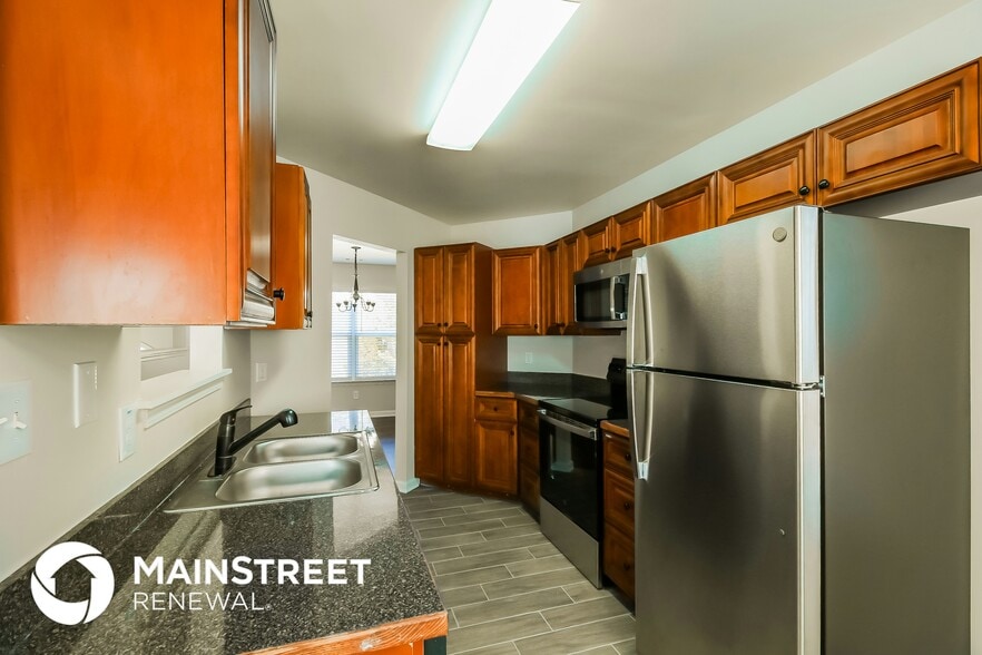 Building Photo - 225 Lamar Lane