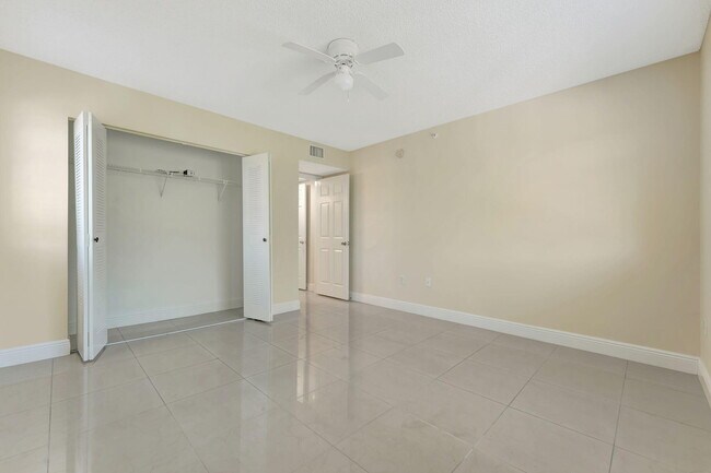 Building Photo - 5055 Wiles Rd