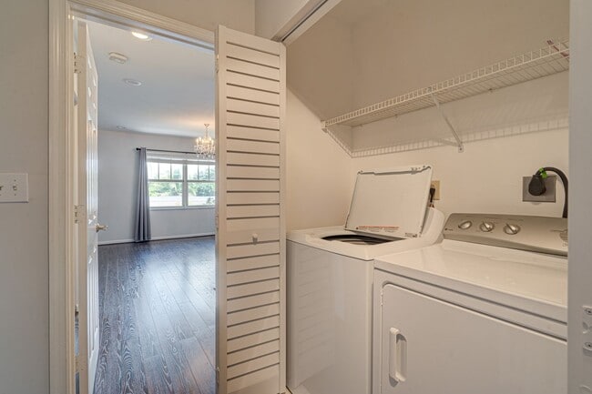 Building Photo - TWO WEEKS FREE! GORGEOUS townhouse updated...