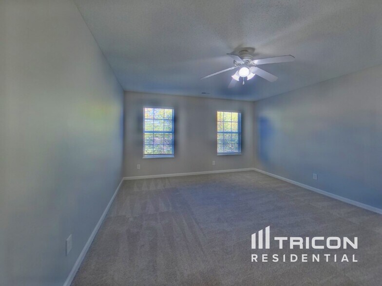 Building Photo - 925 Schofield Ln