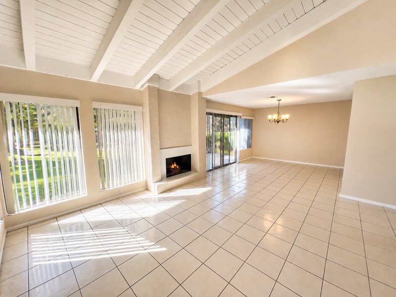 Building Photo - 48973 Canyon Crest Ln