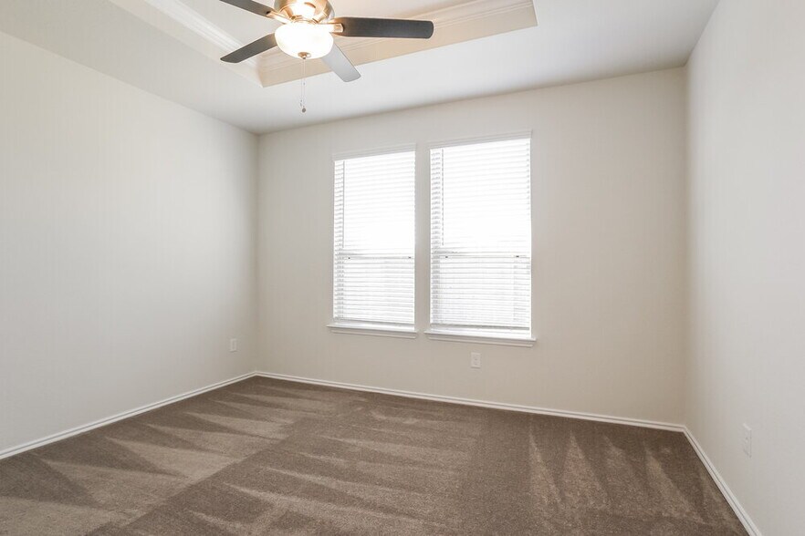 Building Photo - 14715 Sierra Garden Dr