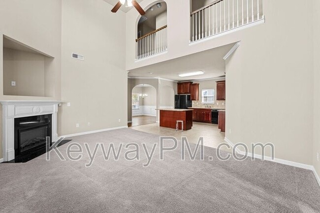 Building Photo - 456 Lory Ln