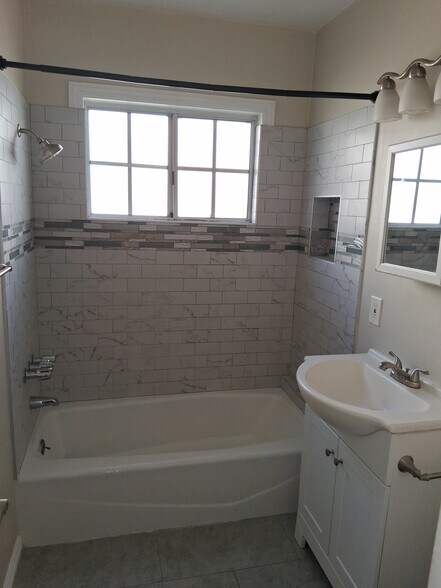 Bathroom Room - 5850 David Ave