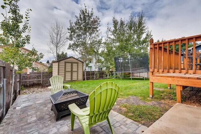 Building Photo - GREAT LOCATION! New LVP and Carpet - WON'T LAST LONG!