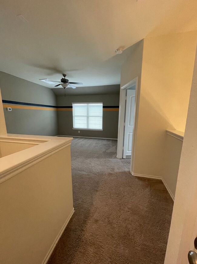 Building Photo - Large Beautiful Home located in the heart ...