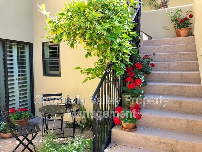 Building Photo - 233 Villorrio Dr E