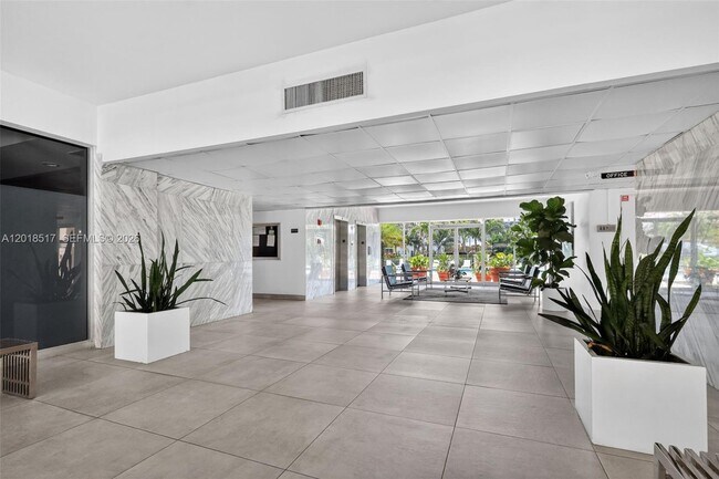 Building Photo - 401 Golden Isles Dr